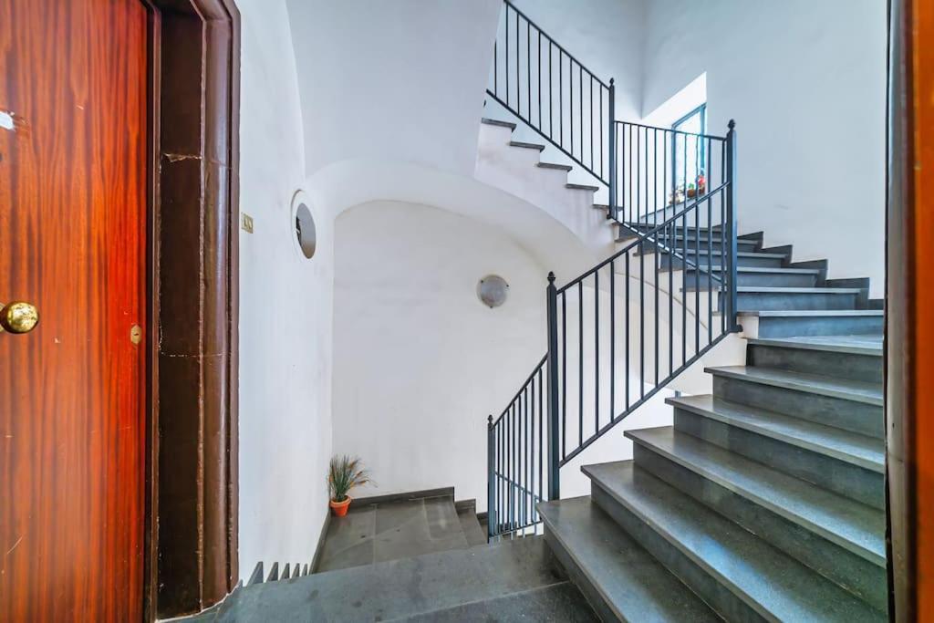 Centro- Benedettini'S Apartament Катания Экстерьер фото
