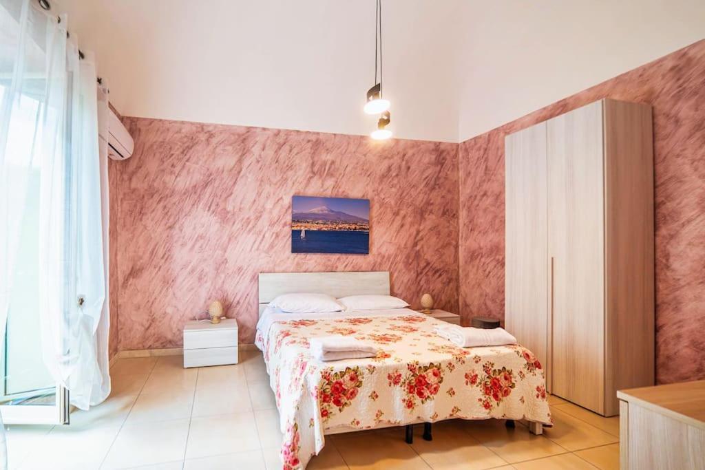 Centro- Benedettini'S Apartament Катания Экстерьер фото
